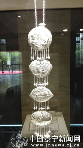 匠心鑄就民族之美 首屆中國(guó)少數(shù)民族工藝品設(shè)計(jì)制作大賽作品展的文化藝術(shù)策劃解析